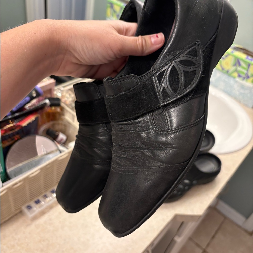 Clarks Black Slip-On Leather Loafers with Gold Logo Insole